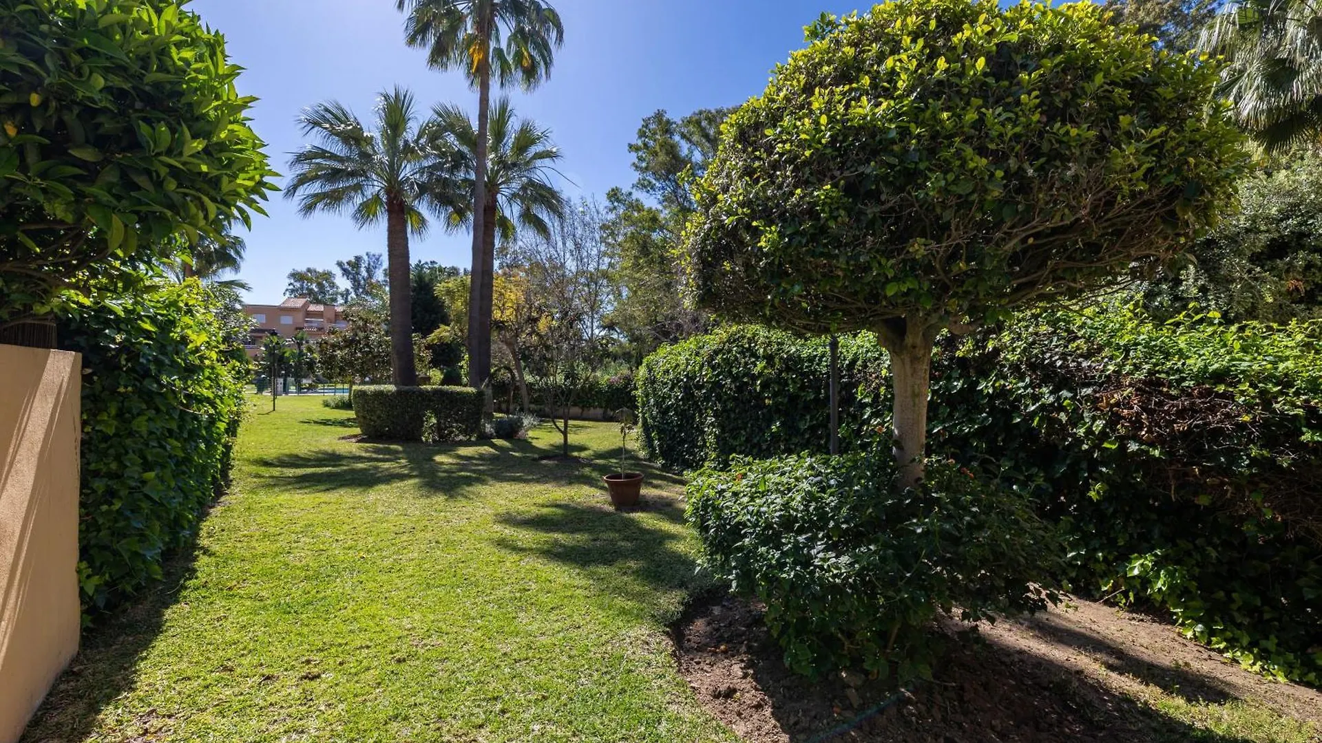 Apartment Dunas Beach Garden, Marbella 3 Beds, 100 Mts From The Sea