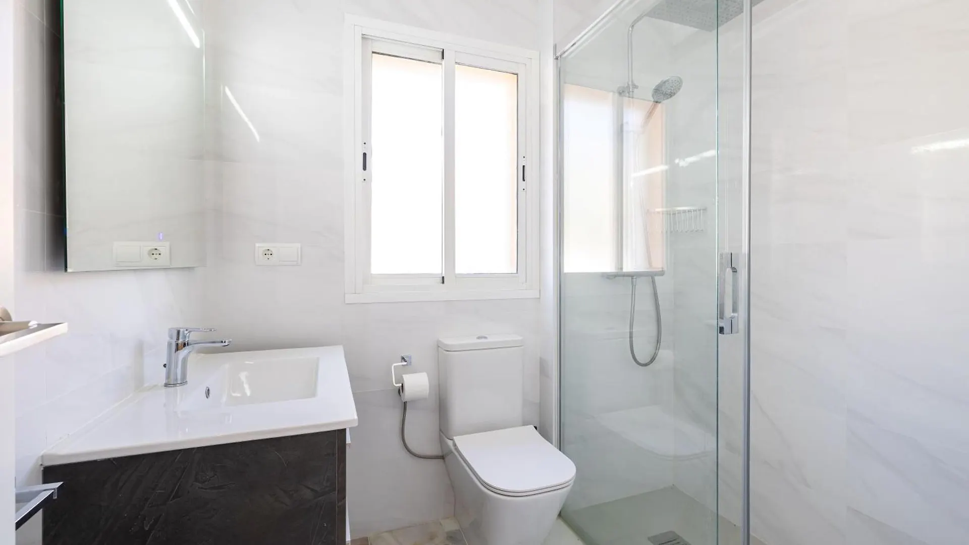 Dunas Beach Garden, Marbella 3 Beds, 100 Mts From The Sea Spain
