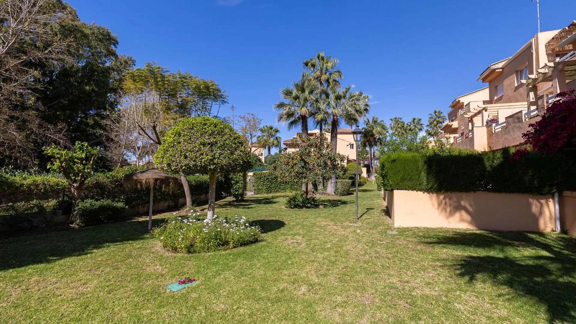 Dunas Beach Garden, Marbella 3 Beds, 100 Mts From The Sea