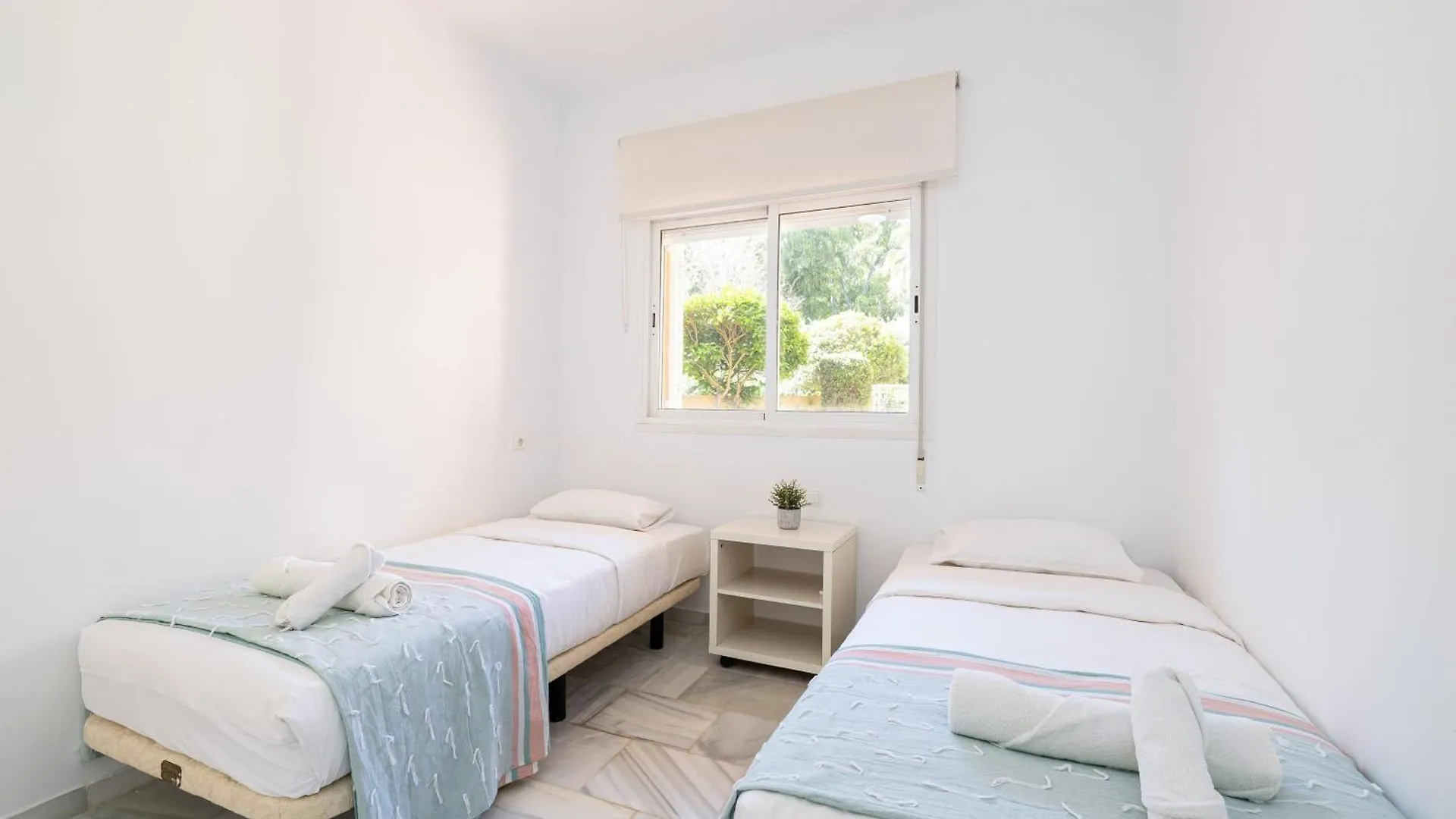Dunas Beach Garden, Marbella 3 Beds, 100 Mts From The Sea