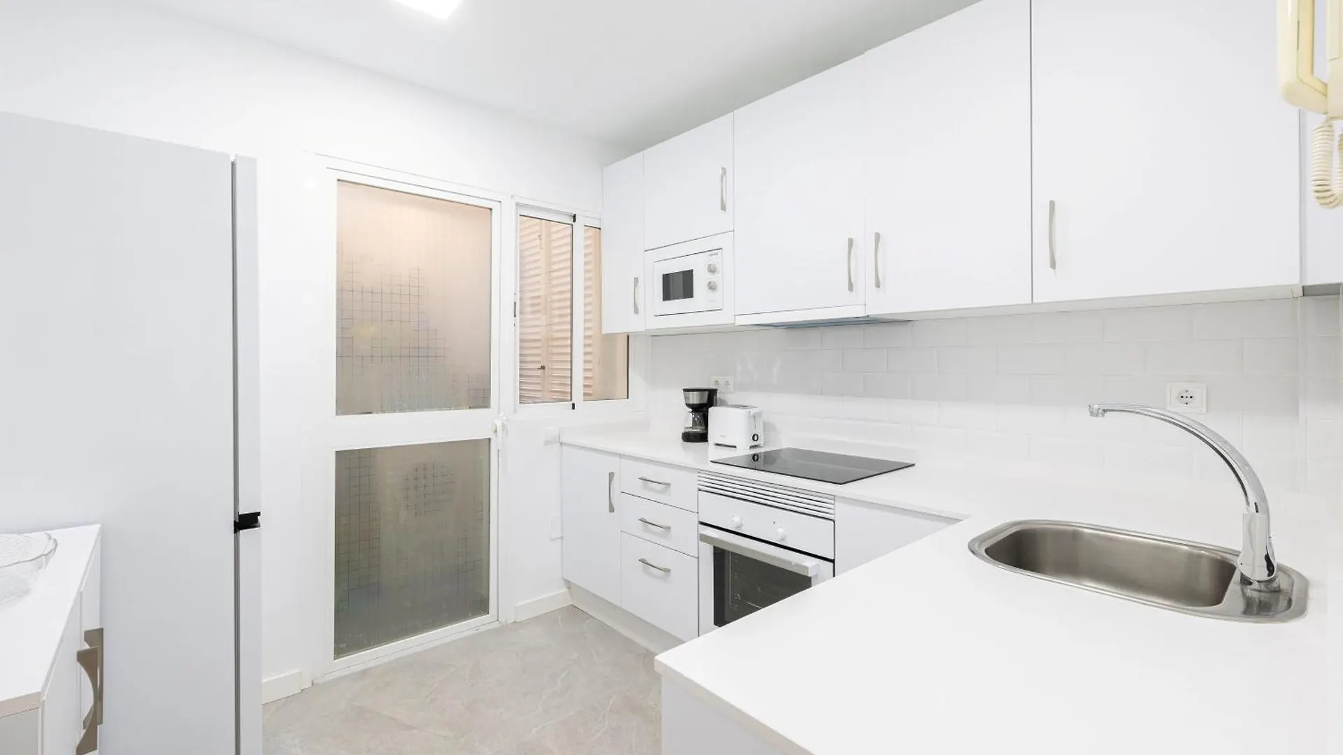 Apartment Dunas Beach Garden, Marbella 3 Beds, 100 Mts From The Sea