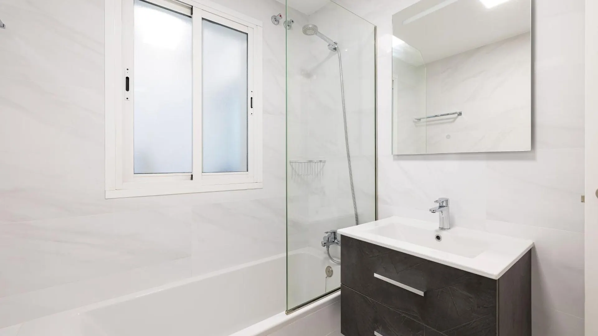 Dunas Beach Garden, Marbella 3 Beds, 100 Mts From The Sea 0*,