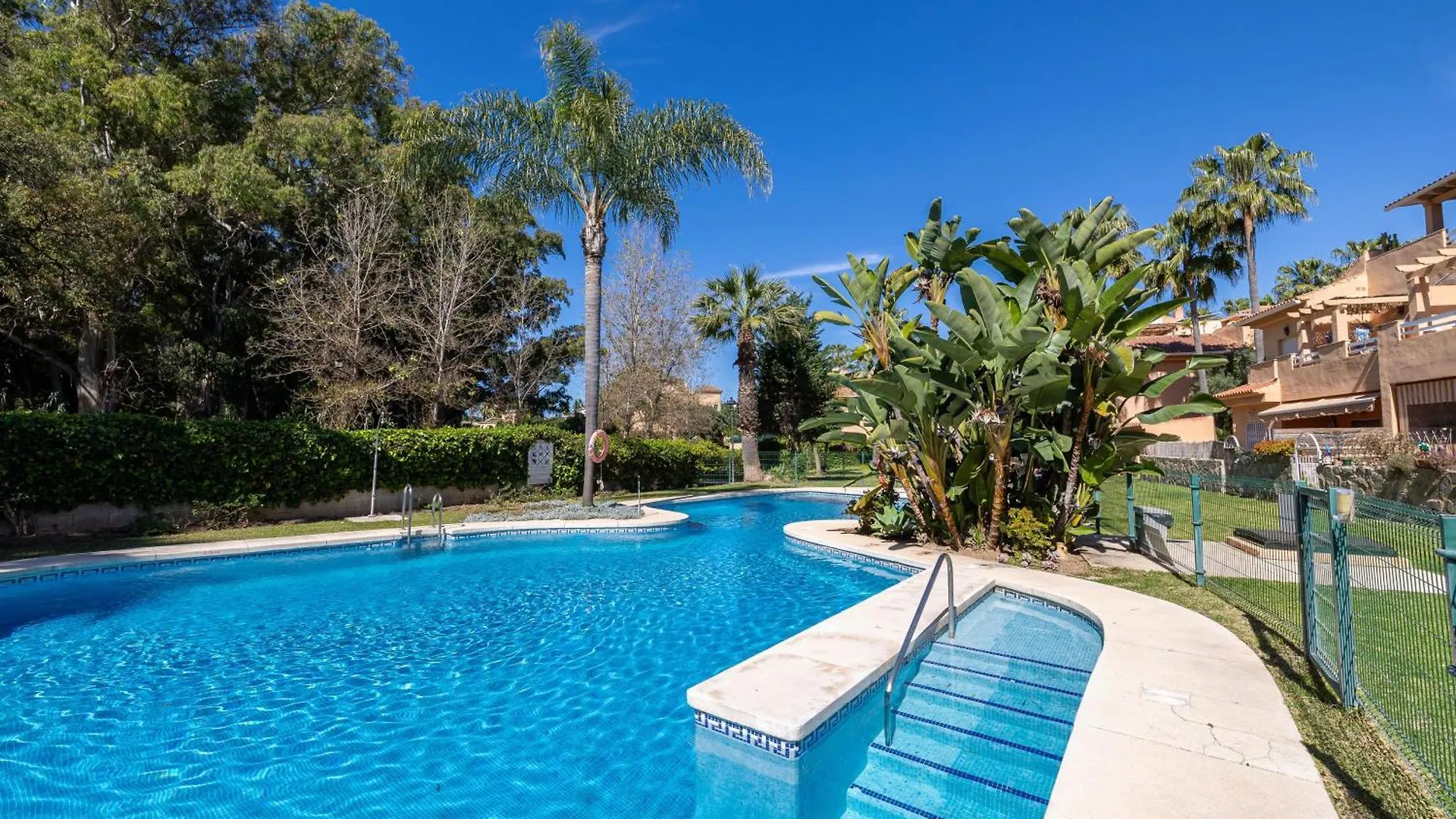 Dunas Beach Garden, Marbella 3 Beds, 100 Mts From The Sea Apartment