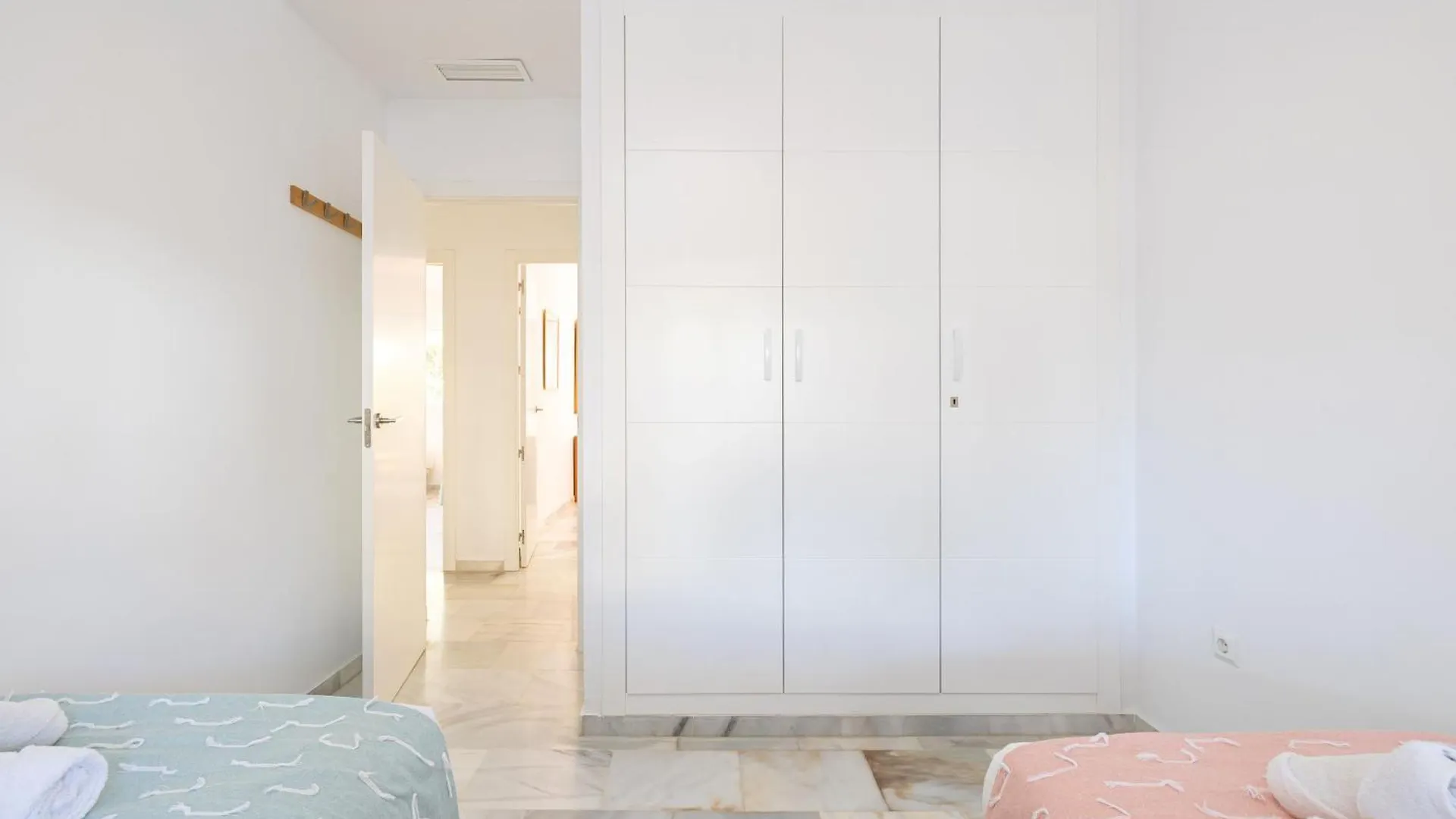 Dunas Beach Garden, Marbella 3 Beds, 100 Mts From The Sea