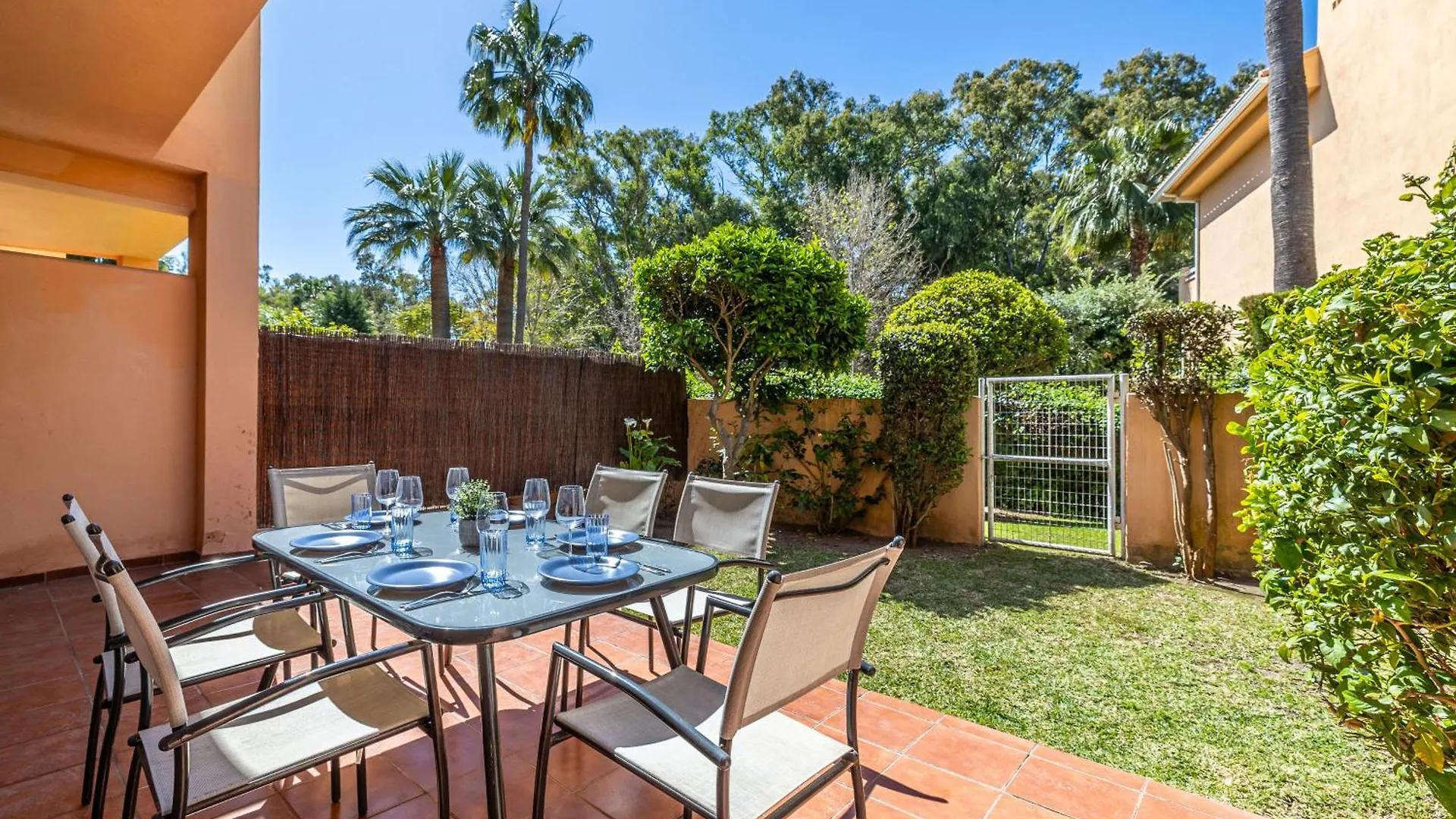 Apartment Dunas Beach Garden, Marbella 3 Beds, 100 Mts From The Sea